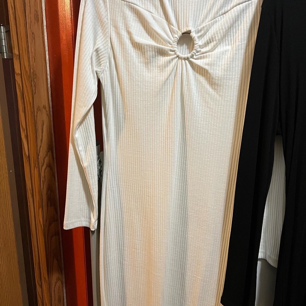 Bodycon and Legup Ruffle - Picture 9 of 16